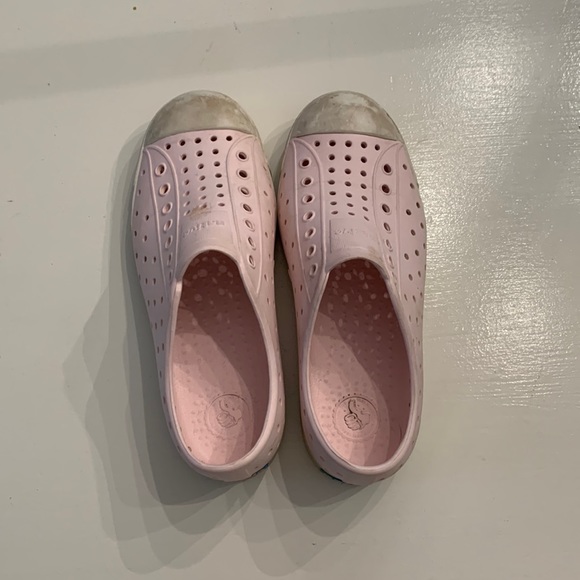 Pink Native shoes. Size kids 2. - Picture 1 of 2